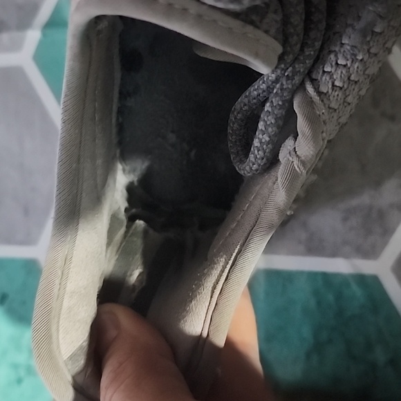 Yeezy - Picture 5 of 7